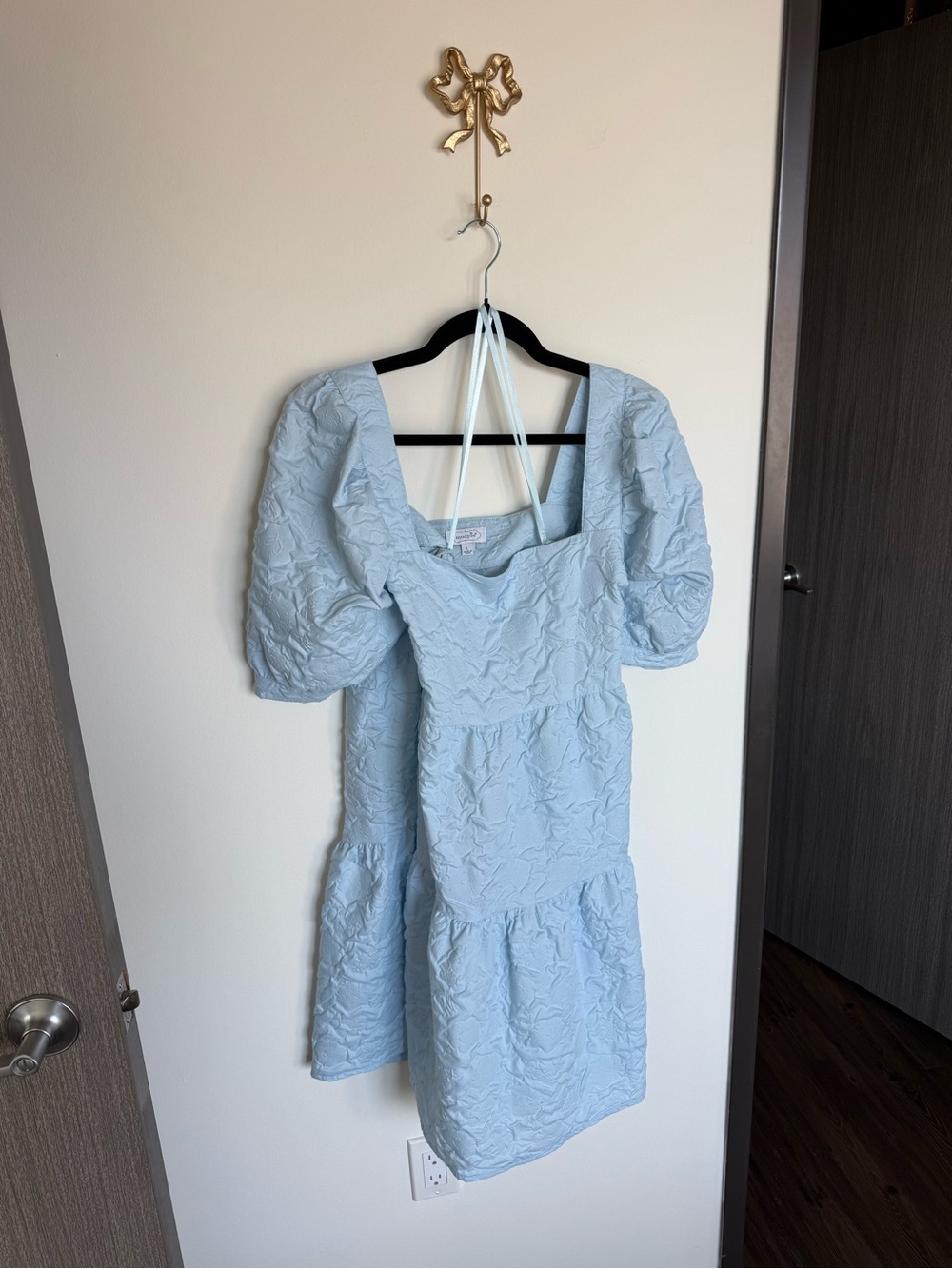 Light Blue Puff-Sleeve Tiered Dress - Women's